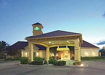 La Quinta Inn & Suites by Wyndham Pueblo Pueblo Hotels image 1