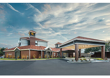 La Quinta Inn & Suites by Wyndham Shreveport Airport Shreveport Hotels