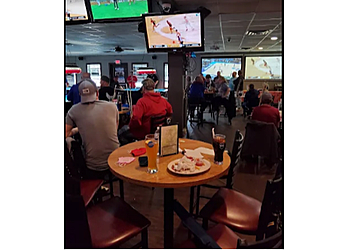 Lady T's Sports Bar - Aurora, IL Pizza Places - Restaurant Exterior Image