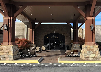 Knoxville American Restaurants Lakeside Tavern