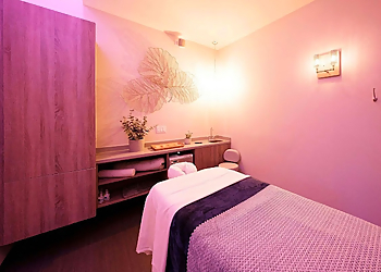 Henderson Spas Lapis & Oak Spa and Salt Lounge