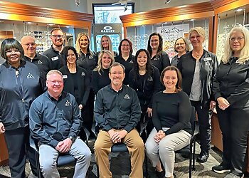 Sioux Falls Pediatric Optometrists Larry VanderZee, OD - THE EYE DOCTORS P.C.