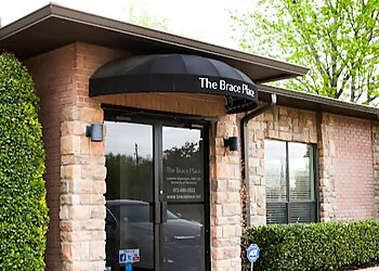 Grand Prairie Orthodontists Lateefah Washington, DMD, MS - THE BRACE PLACE ORTHODONTICS