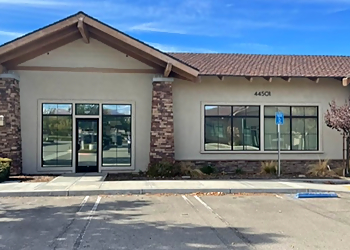 Lancaster Physical Therapists Lauren Piatt, PT, DPT - KINETIX ADVANCED PHYSICAL THERAPY-LANCASTER