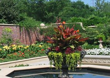 Omaha Places To See Lauritzen Gardens