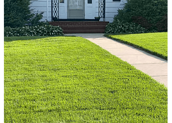 Lawn Love - Baltimore, MD Lawn Care Services - Outdoor Work Image
