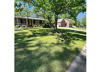 LawnStarter Lawn Care Service Columbia Lawn Care Services image 1