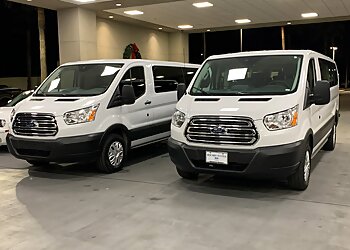 Tucson Limo Service LeChic Transport & Limo Services LLC