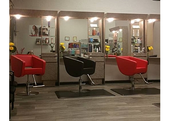 Le Cuts Salon - Concord, CA Hair Salons - Salon Interior Image