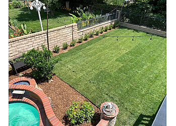 Santa Clarita Lawn Care Services Leafs-U-Green Landscape Services