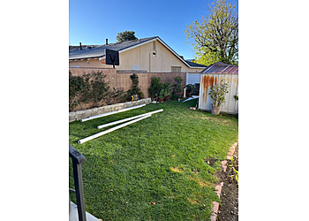 Santa Clarita Lawn Care Services Leafs-U-Green Landscape Services
