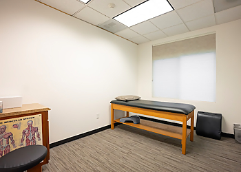 Leah Holbrook, PT, DPT - THERAPEUTIC ASSOCIATES - Kent, WA Physical Therapists - Treatment Room Image
