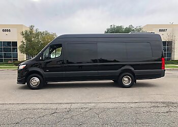 Lincoln Limo Service Leisure Limousine & Sedan