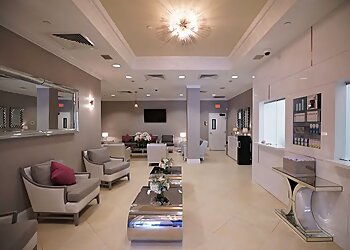 Miami Plastic Surgeon Leonard Hochstein, MD