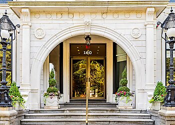 Boston Dermatologists Leslie C. Lucchina, MD