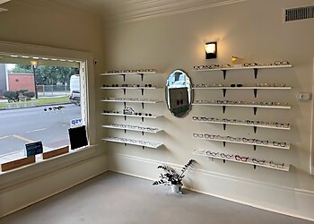 New Orleans Eye Doctors Leslie Morris, OD - LASALLE EYE AND VISION