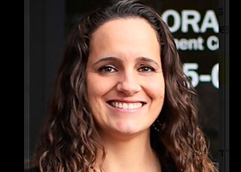 Leslie Wimbs, PT, DPT - THERAHAND PHYSICAL THERAPY Leslie Wimbs, PT, DPT - THERAHAND PHYSICAL THERAPY - Aurora, CO Physical Therapists - Doctor Portrait Image