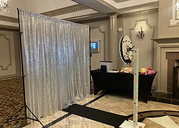 Cincinnati Photo Booth Companies LetsBoothIt