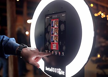 Cincinnati Photo Booth Companies LetsBoothIt