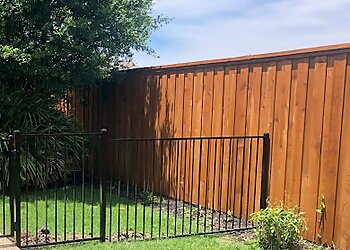 Fort Worth Fencing Contractors Lifetime Fence Co.