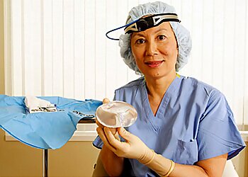 Denver Plastic Surgeon Linda Huang, MD