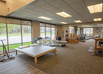 Columbia Physical Therapists Lindsay Bell, DPT, CKTP - PEAK SPORT & SPINE