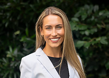 Lindsay Gould, MD - OB/GYN-DIGNITY HEALTH Lindsay Gould, MD - Oxnard, CA Gynecologists - Doctor Portrait Image