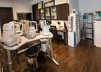Linh Dao, OD - LEE EYECARE CENTER - Mesa, AZ Pediatric Optometrists - Clinic Interior Image