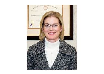 Oxnard pediatric optometrist Lisa L. Knapp, OD - FAMILY OPTOMETRIC GROUP