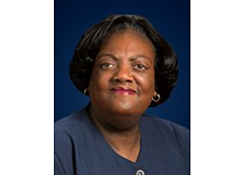 Lisa McNeil - TOWNEBANK MORTGAGE Lisa McNeil - Hampton, VA Mortgage Companies - Professional Portrait Image
