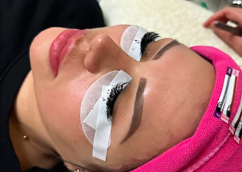 Lisa's Lash - San Francisco, CA Beauty Salons - Professional Highlights