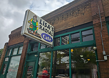 Omaha Cafe Lisa's Radial Cafe