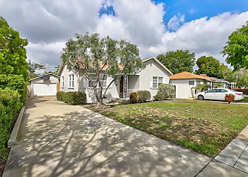 Orange Real Estate Agents Lluvia Martinez - EXECUTIVES GROUP REAL ESTATE INC.