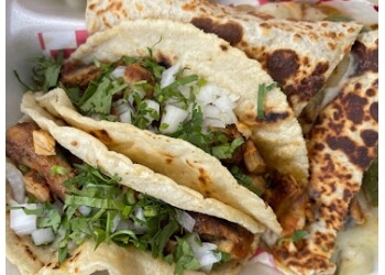 Lobos Tacos Y Pupusas Raleigh Food Trucks