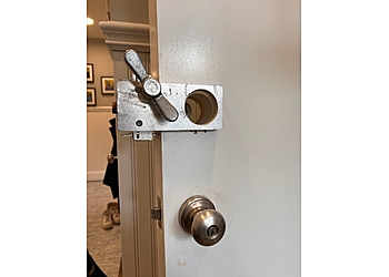 Locked In N Out Boston Locksmiths image 1