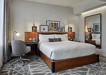 Chicago Hotels LondonHouse Chicago, Curio Collection by Hilton