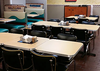 Long John Silver's - Cedar Rapids, IA Seafood Restaurants - Restaurant Interior Image