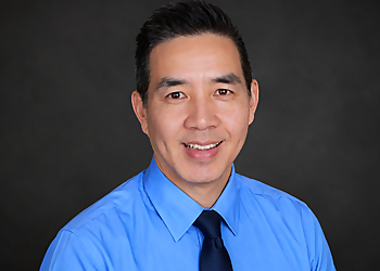 Long Le, DPM, FACFAS - Minneapolis, MN Podiatrists - Doctor Portrait Image