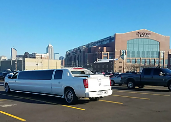Longardner's Limousines - Fort Wayne, IN Limo Service - Van Image