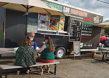 Los Compadre's - Baton Rouge, LA Food Trucks - Outdoor Sitting