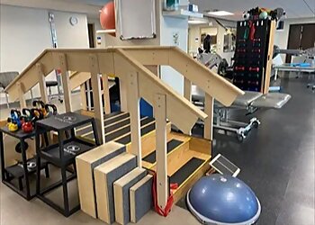 Columbus Physical Therapists Luke Dinan, PT, DPT, OCS - NOVACARE REHABILITATION COLUMBUS