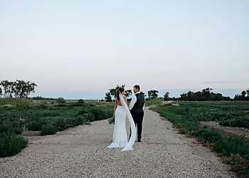 Sioux Falls Wedding Photographers Luke + Savannah Photography