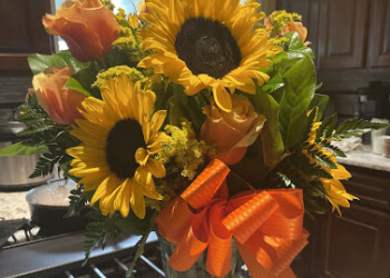 Ontario Florists Lynette's Flowers & Gifts