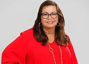 Lynn Kelly - STATE FARM Lynn Kelly - Fayetteville, NC Insurance Agents - Professional Portrait Image