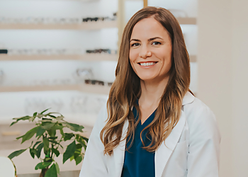 Macey McAleer, OD - MODERNEYES ADVANCED EYECARE Macey McAleer, OD - Tampa, FL Eye Doctors - Doctor Portrait Image