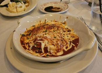 Tampa italian restaurant Maggiano's Little Italy