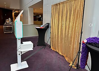 Chicago Photo Booth Companies Magic Moment Photo Booth