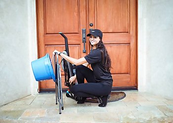 Maid in Oahu - Honolulu, HI House Cleaning Services - Team Working Image