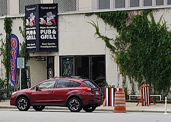 Milwaukee Sports Bars Major Goolsby's