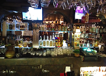 Manhattan Bar - Chula Vista, CA Night Clubs - Bar Area Image